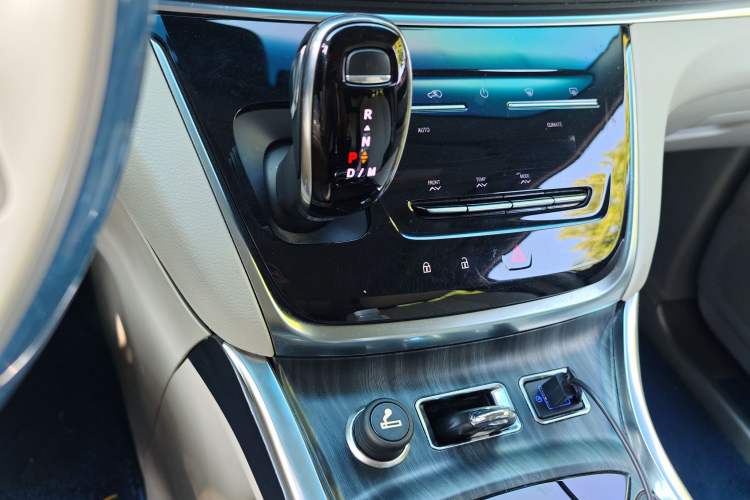 Used Buick GL8 2021 Land Cruiser Executive Class 652T Comfort Model