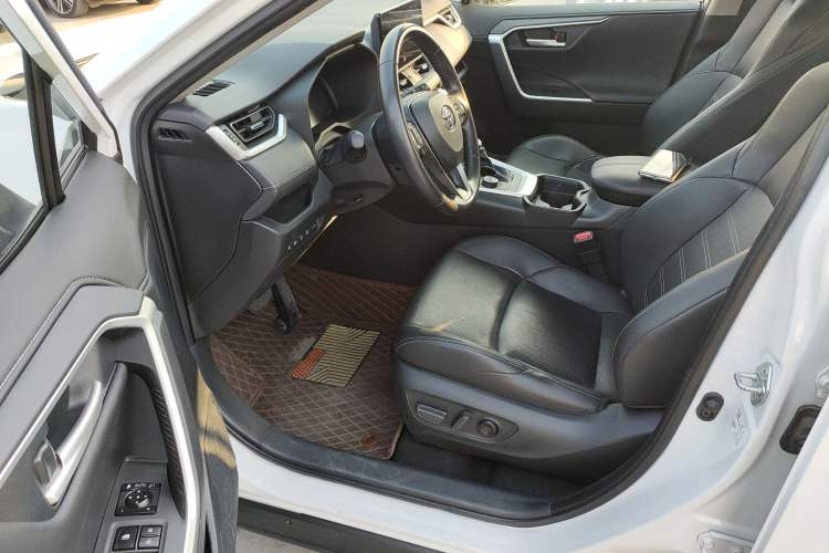 Used Toyota Wildlander 2023 Dual-Motor 2.5L E-CVT Four-Wheel Drive Prestige Edition