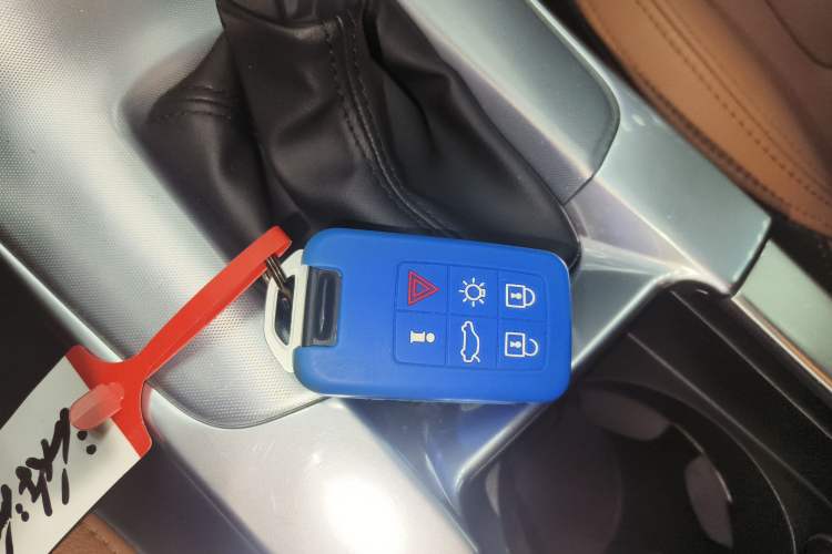 Used Volvo S60 2017 S60L T5 Zhiyue Edition
