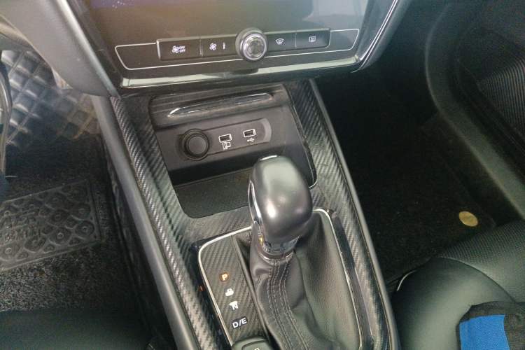 Used Roewe i5 2019 1.5L Automatic 4G Connected Linghao Flagship Edition