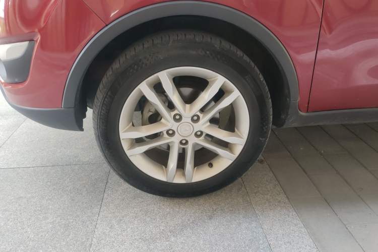 Used CHANGAN CS35 2014 1.6L Manual Luxury Model China IV Standard Left Front Wheel Hub