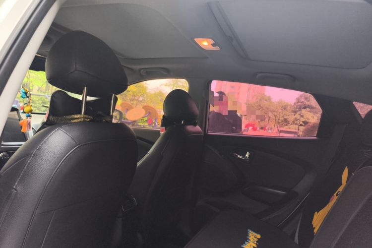 Used Hyundai ix35 2015 2.0L Automatic Two-Wheel Drive Leading Trim China IV Standard
