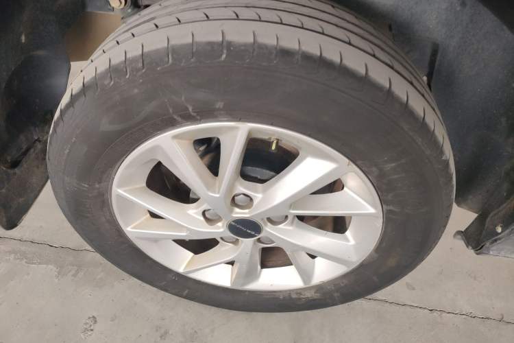 Used FORTHING Lingzhi PLUS 2021 2.0L Manual Luxury 7-Seater Right Rear Wheel Hub