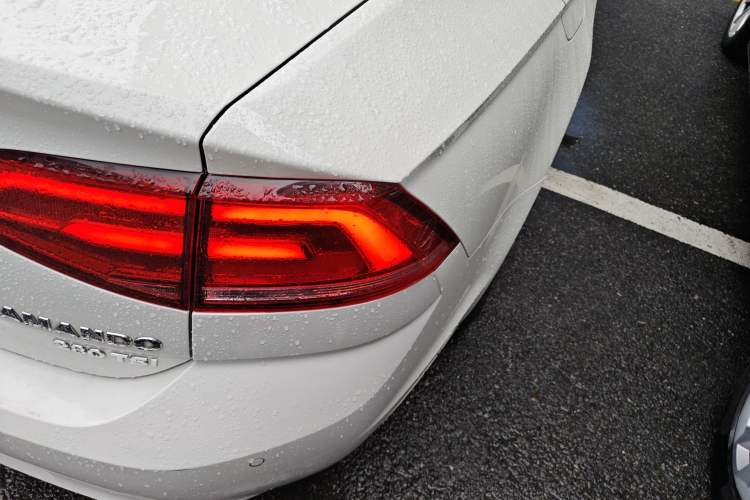 Used Volkswagen Lamando 2017 280TSI DSG Comfort Edition
