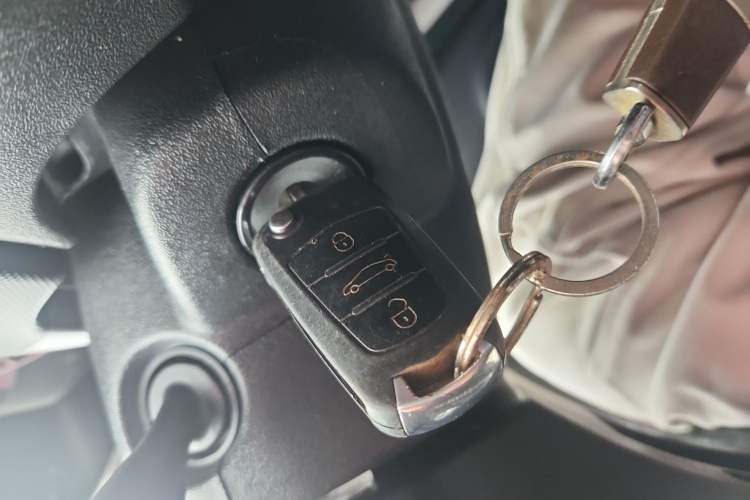 Used Haval H1 2017 Red-Label 1.5L AMT Luxury Model
