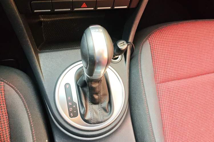 Used Volkswagen Beetle 2014 1.2TSI Fashion Edition Gear Lever