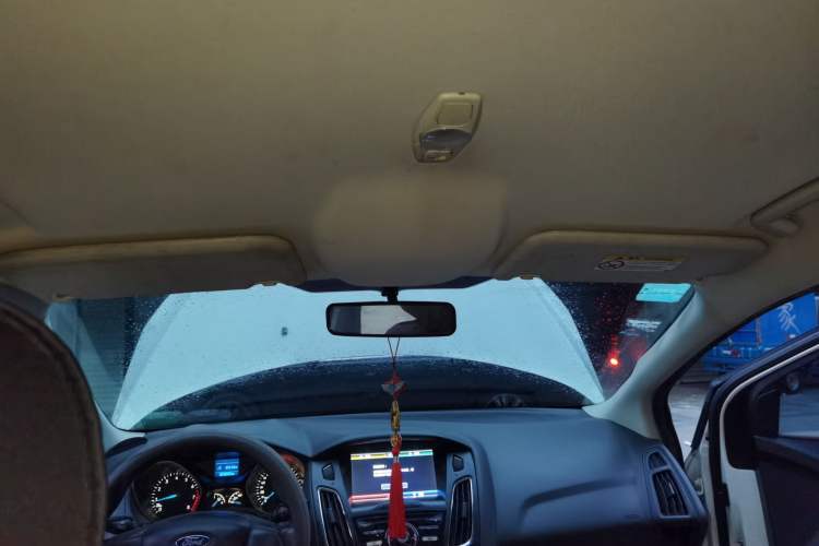 Used Ford Focus 2015 Sedan 1.6L Manual Comfort Model Headliner