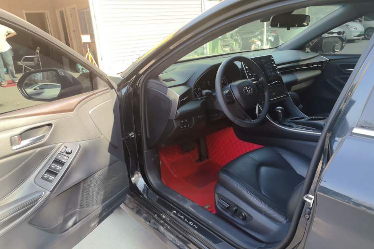 Used Toyota Avalon 2019 2.0L XLE Premium Edition China VI
