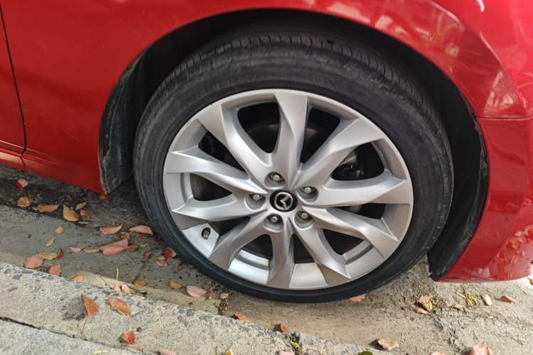 Used Mazda 3 Axela 2016 Sedan 2.0L Automatic Sport Model
