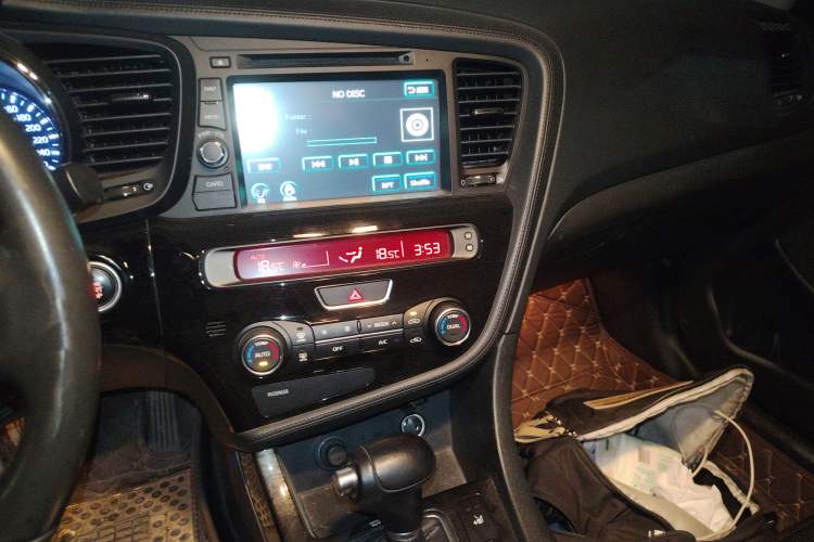 Used Kia K5 2014 2.0L Automatic LUXURY Audio And AC Panel