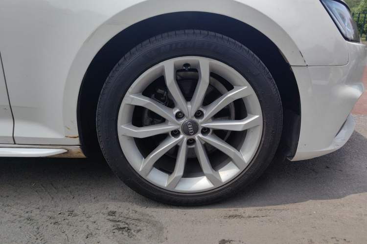 Used Audi A4L 2018 30th Anniversary Edition 40 TFSI Fashion Model
