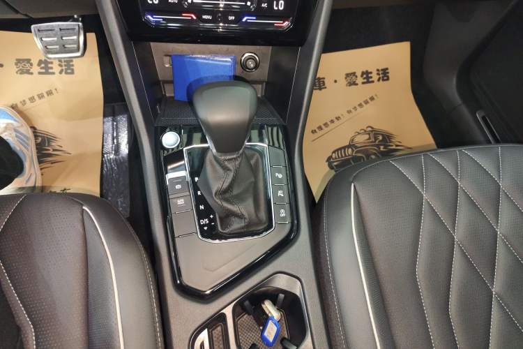 Used Volkswagen Tiguan L 2023 Restyled 330TSI Automatic Two-Wheel Drive R-Line Enhanced Comfort Version