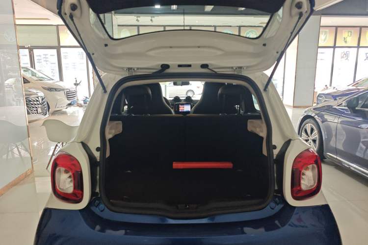 Used smart forfour 2018 0.9T 66 kW Pioneer Edition
