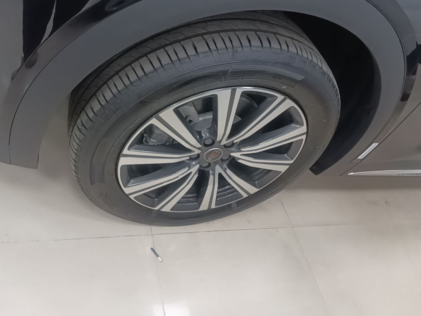 Hongqi HS7 PHEV 2025 Model 2.0T PHEV Four-Wheel Drive 2 Million Units Commemorative Edition 6-Seater — снимка 10