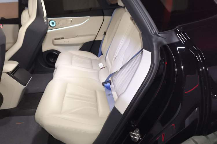 Used Zeekr 001 2026 95° All-Wheel-Drive Max Edition
