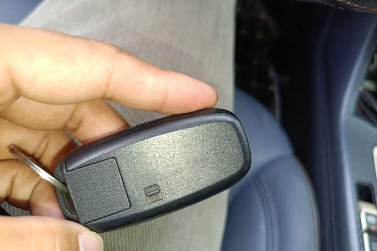 Used CHANGAN OSHAN COS1 2020 1.5T Manual Fashionable Smart Connectivity 7-Seater