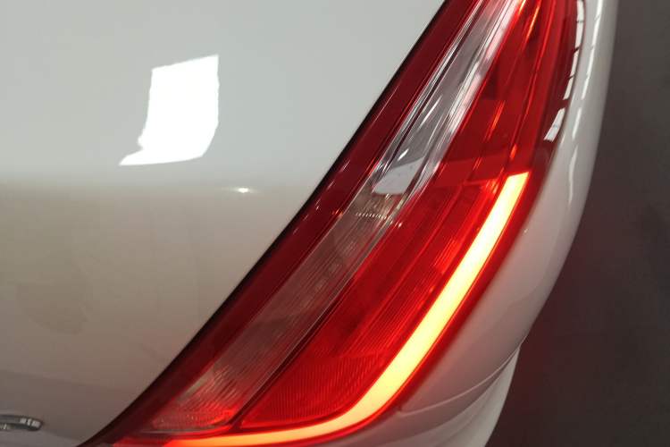 Used Jaguar XJ 2016 XJL 2.0T Two-Wheel-Drive Elegant Business Edition
