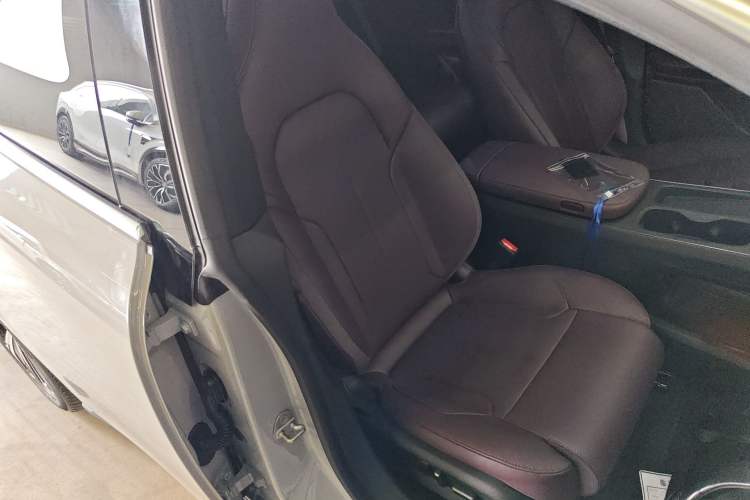 Used Nio ET5T 2024 75kWh Touring Right Front Seat