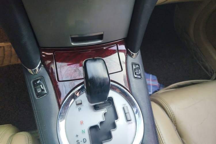 Used Toyota Reiz 2007 2.5S Leather Sunroof Version
