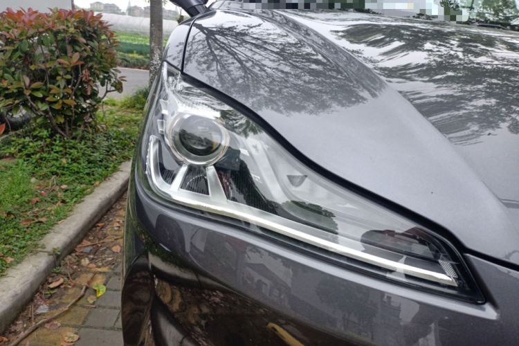 Used NETA V 2022 Chao 400 Lite Right Front Headlight