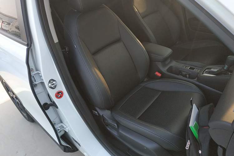 Used Honda Vezel 2023 1.5L CVT Elite Edition
