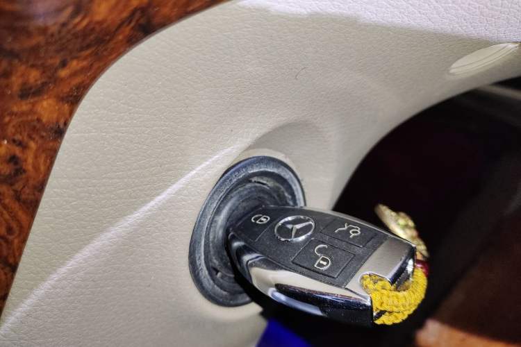 Used Mercedes-Benz Viano 2011 2.5L Navigator Edition