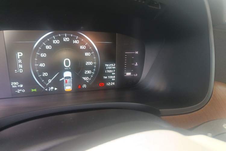 Used Volvo S90 2020 T5 Zhiyi Luxury Edition Odometer Close Up