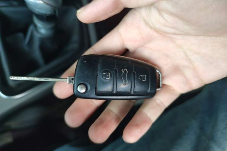 Used JAC Refine M4 2017 2.0T Manual Luxury Smart Version
