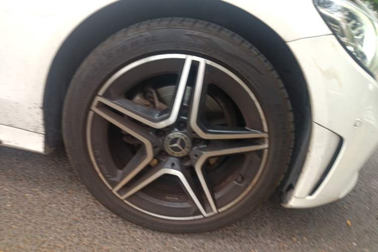 Used Mercedes-Benz C-Class 2021 C 260 Star Edition Right Front Wheel Hub