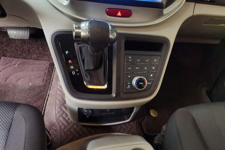 Used JAC Refine M4 2022 2.0 TGDI Automatic Business Edition