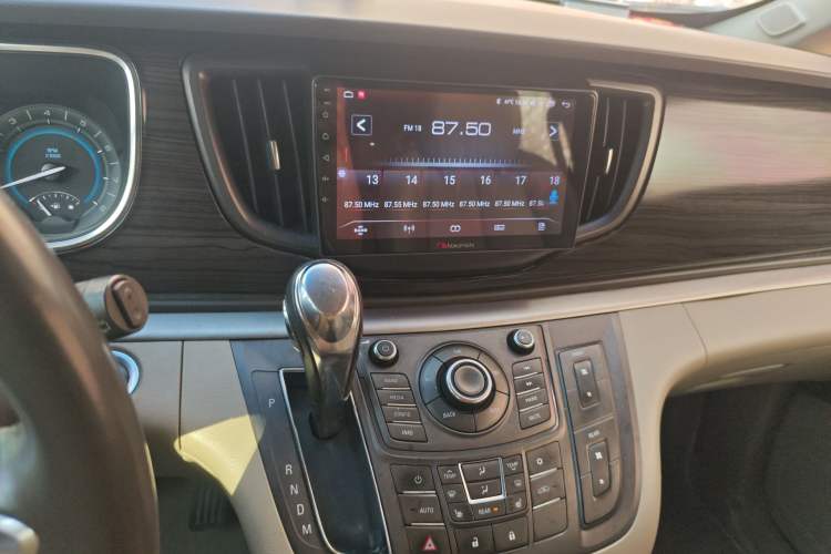 Used Buick GL8 2011 3.0L GT Luxury Business Haoya Edition