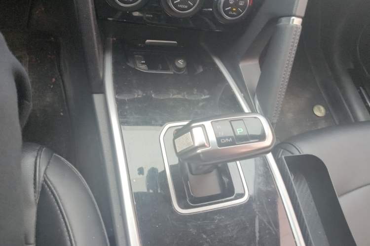 Used Haval H6 2018 Red-Label Sport Edition 1.5T Automatic Two-Wheel Drive Elite Model Gear Lever