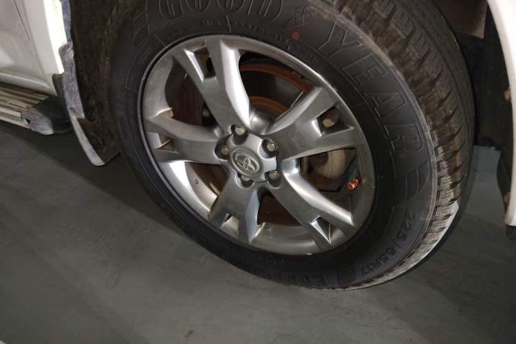 Used Toyota RAV4 2013 Special Edition 2.4L Automatic 4x4 Prestige Right Front Wheel Hub
