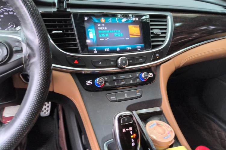 Used Buick LaCrosse 2016 20T Elite Edition Audio And AC Panel