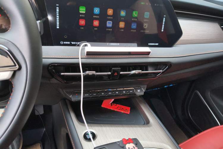 Used CHANGAN X7 PLUS 2024 1.5T Automatic Luxury Edition 5 Seats Audio And AC Panel