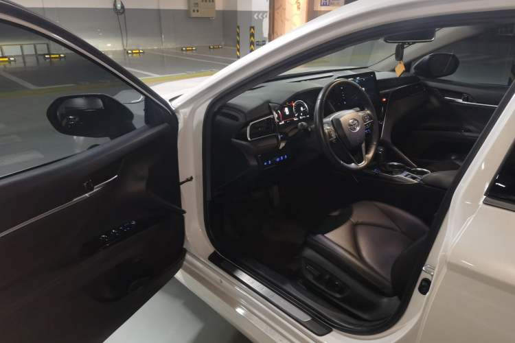 Used Toyota Camry 2021 2.5G Luxury Edition Driver Seat