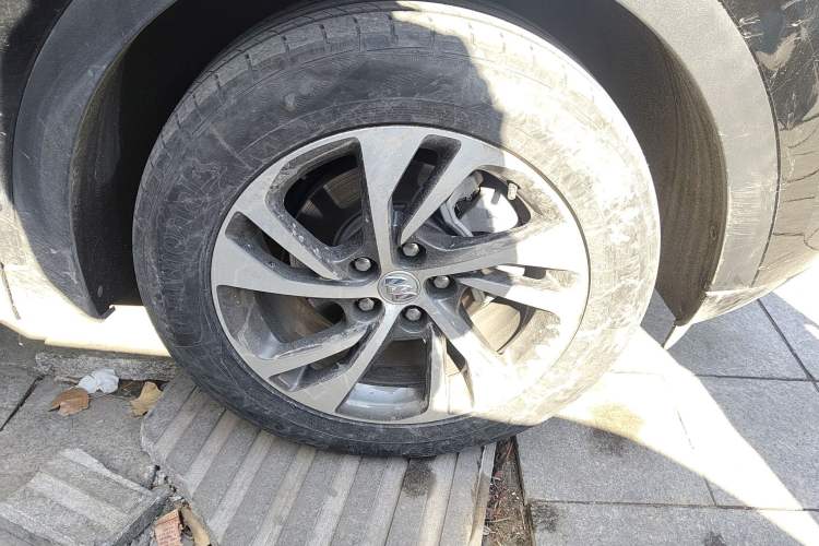 Used Buick Envision 2022 Encore S 552T Two-Wheel-Drive Luxury Model