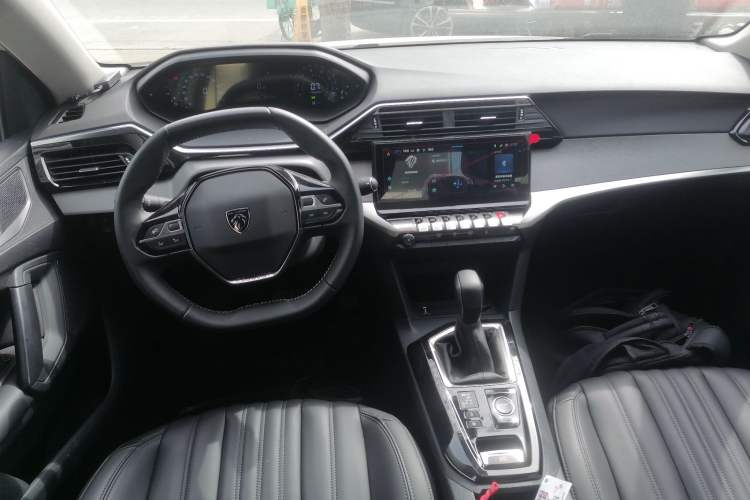 Used Peugeot 408 2024 360THP "Da Da" Model – Latou Edition Center Console