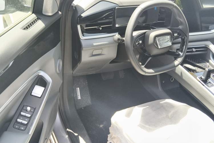 Used Geely Auto Emgrand X7 Sport 2026 Model 1.5TD Aspirational
