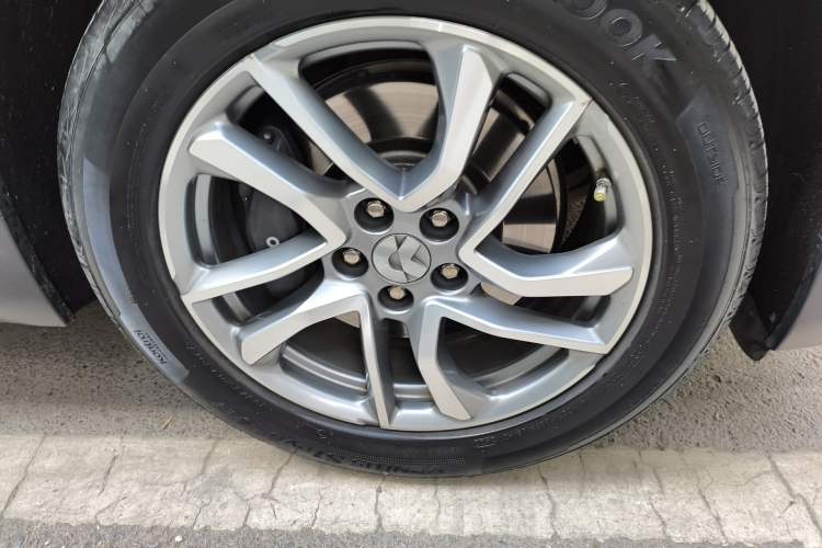 Used Nio ES6 2020 430KM Performance Version Right Front Wheel Hub