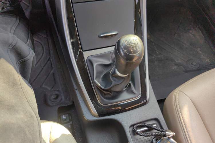 Used Hyundai Elantra (5th Generation / Langdong) 2015 1.6L Manual Leading Model
