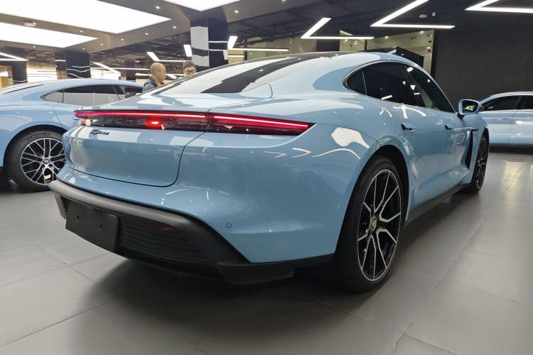 Used Porsche Taycan 2022-Year Updated Taycan Exterior 5