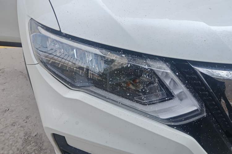 Used Nissan X-Trail 2017 2.0L CVT Comfort Edition 2WD Right Front Headlight