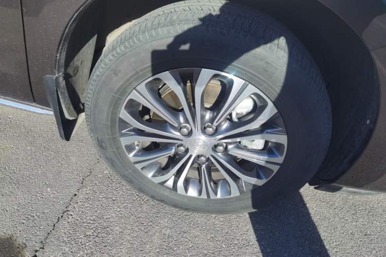 Used Buick GL8 2023 Land Executive Class Smart Enjoyment Model Right Front Wheel Hub