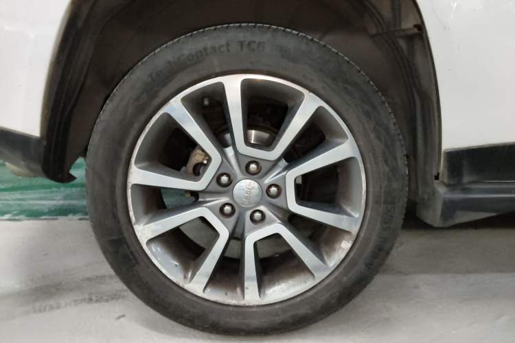 Used Jeep Compass 2014 Revised Version 2.4L Four-Wheel Drive Luxury Edition Exterior 5