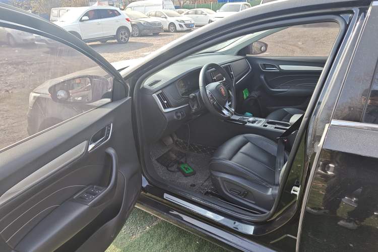 Used Roewe i6 New Energy 2017 45T Hybrid Connect & Smart Enjoyment Edition
