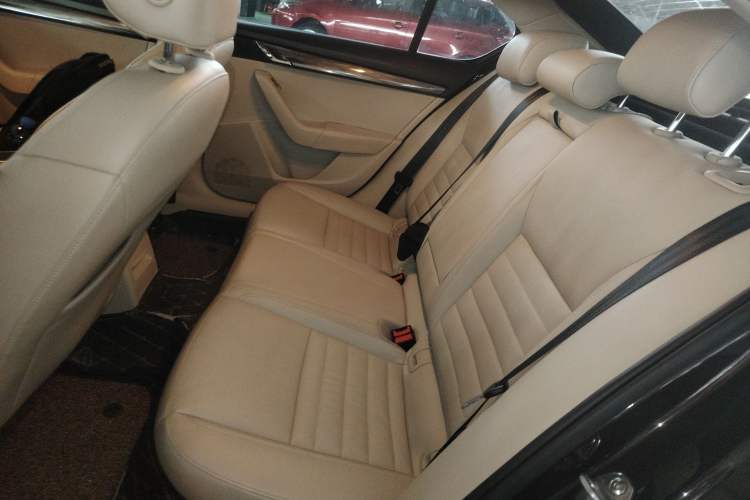 Used Skoda Octavia 2017 1.6L Automatic Smart Drive Edition Left Rear Seat