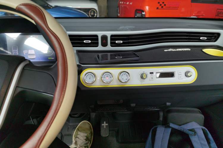 Used Wuling Hongguang MINIEV 2021 Macaron Fashion Model Lithium Iron Phosphate Audio And AC Panel