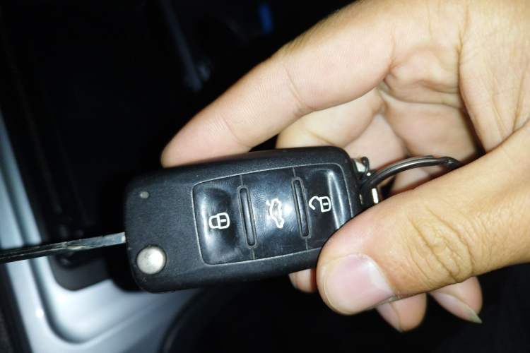 Used Volkswagen Lavida 2013 Revised Classic 1.6L Automatic Fashion Edition