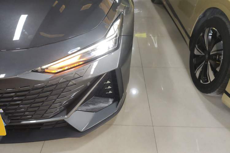 Used Changan UNI-V 2023 1.5T Prestige Model
